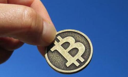    如何安全下载Token钱包应用程序（苹果手机用户指南）  / 

 guanjianci  Token钱包下载, 苹果手机应用, 区块链钱包, 去中心化金融  /guanjianci 

 引言 
 随着区块链技术的逐渐普及，越来越多的人开始关注数字货币和去中心化金融（DeFi）领域。其中，拥有一个安全、可靠的数字钱包显得尤为重要。Token钱包作为一个流行的数字钱包选项，吸引了大量用户的注意。然而，对于许多苹果手机用户来说，如何安全地下载Token钱包应用程序仍然是一个值得探讨的问题。在本篇文章中，我们将详细探讨如何在苹果手机上下载Token钱包，确保您能够安全地管理您的数字资产。 

 在线下载Token钱包的步骤 
 首先，我们需要明确的是，Token钱包的官方下载网址是用户获取应用程序的最佳途径。在访问官方网站时，请确保您是通过安全的网络连接进行操作。下面是下载Token钱包的具体步骤： 

 1. **访问官方网站：** 在您的苹果手机上打开浏览器，前往Token钱包的官方网站。可以通过搜索引擎输入 “Token钱包官网” 查找到相关链接。确保您选择的链接是官方的，而不是第三方或可疑的网站。 

 2. **查找应用下载链接：** 进入官方网站后，通常会在主页或下载页面上找到苹果应用商店的链接。点击“下载”按钮，通常会自动跳转到App Store。 

 3. **下载并安装：** 跳转到App Store后，点击“获取”按钮开始下载。根据您的网络速度和手机设置，下载过程可能需要几秒钟到几分钟的时间。下载完成后，应用程序会自动安装在您的手机上。 

 4. **创建账户：** 下载完成后，打开Token钱包应用，您需要创建一个账户（如果您是新用户的话）。按照应用内提示进行操作，提供必要的信息并设置安全信息。 

 为何选择Token钱包？ 
 Token钱包的受欢迎程度在于其功能强大、安全性高。在用户下载前，了解其特点和优势是非常重要的。 

 1. **用户友好的界面：** Token钱包的设计注重用户体验，界面简洁易用，即使是新手也能快速上手。 

 2. **多种数字资产支持：** Token钱包不仅支持常见的数字货币（如比特币和以太坊），还支持多种其他加密资产。这为用户提供了更多的选择，便于管理多样化的投资组合。 

 3. **安全性高：** Token钱包采用了多重安全措施，包括私钥离线存储和密码保护。这意味着即使网络受到攻击，您的资产仍能保持安全。 

 4. **去中心化：** Token钱包是去中心化的，不会存储任何用户的私人信息或资产。用户完全掌控自己的资产，提高了安全性和隐私性。 

 常见问题解答 

h4 问题1：Token钱包安全吗？ /h4
 安全性是用户下载和使用数字钱包时的首要考虑因素。Token钱包在安全性方面采取了多种措施。首先，Token钱包使用分布式账本技术来保护用户的资产。每个用户的私钥都保存在本地设备中，并不会上传至云端，这大大降低了黑客攻击的风险。此外，Token钱包还提供了双重身份验证功能，进一步增强了账户安全性。 

 用户在设置Token钱包时，应选择复杂且独特的密码，并定期更新。同时，用户还应谨慎处理任何与安全相关的请求，确保不透露个人信息。 

h4 问题2：如何迁移我的资产到Token钱包？ /h4
 迁移资产到Token钱包是一个相对简单的过程。首先，您需要确保您的资产已经安全存储在其他钱包中（如交易所钱包或其他数字资产钱包）。下面是迁移资产的步骤： 

 1. **获取Token钱包的地址：** 打开Token钱包应用，找到您的收款地址。通常在“接收”或“资产”页面中可以找到。 

 2. **访问您当前的钱包：** 登录到您当前的数字钱包（如交易所或其他钱包），并选择想要转移的资产。 

 3. **进行转账：** 在您当前的钱包中，选择转账或提取功能，输入Token钱包的收款地址和转账金额。请务必仔细检查地址，确保没有错误。 

 4. **确认交易：** 提交转账请求后，您可能需输入一些安全认证信息（如双重身份验证）。确认交易后，等待资产到账。 

 资产转账时间取决于区块链网络的繁忙程度，一般在数分钟到数小时不等。 

h4 问题3：如果忘记Token钱包的密码怎么办？ /h4
 忘记密码是使用数字钱包一个常见的问题。如果您忘记了Token钱包的密码，解决方案可能会因钱包的不同而有所不同。Token钱包提供了多种找回密码的方式。 

 1. **恢复助记词：** 在创建Token钱包时，系统会提供一组助记词（通常为12或24个单词）。这个助记词是您恢复账户的重要凭证。如果您能找到这组助记词，您可以使用它来重置钱包密码。 

 2. **联系客服：** 如果您无法通过助记词找回密码，可以尝试联系Token钱包的客户支持。虽然大多数去中心化钱包不保存用户的私人信息，但有时他们可以提供部分帮助。请注意，处理此类请求时一定要保持谨慎，以防骗取私人信息。 

h4 问题4：我应该如何保护我的Token钱包？ /h4
 保护Token钱包是每个用户的责任。以下是一些建议，帮助用户更好地保护他们的钱包和资产： 

 1. **设置强密码：** 创建一个复杂的、包含字母、数字和符号的密码，并定期更换。避免使用明显的信息，如生日或常见的词汇。 

 2. **启用双重身份验证：** 双重身份验证能为账户增添一层额外的安全防护，即使密码被盗，攻击者仍然无法轻易访问您的账户。 

 3. **定期备份：** 定期备份您的钱包数据，包括助记词和私钥。将这些信息保存在安全的位置（例如，离线存储或加密的云存储中），以防设备丢失或损坏。 

 4. **保持软件更新：** 确保您的Token钱包应用以及您的设备操作系统都是最新版本，及时安装所有安全补丁。 

 5. **小心公共网络：** 在使用Token钱包时，尽量避免在公共Wi-Fi网络上进行交易。使用VPN可以增加您的网络安全性。 

 总之，Token钱包是一个强大而安全的工具，能够帮助您有效管理数字资产。通过了解下载步骤、维护安全和解决常见问题，您可以最大化使用Token钱包的体验。 